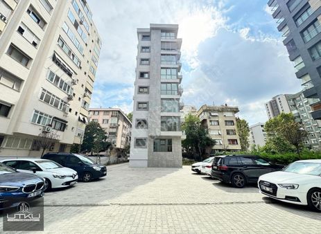 Utku'dan Fenerbahçe'de Sahile Yakın 140 M² Sıfır 3+1 Daire
