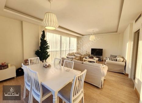 Suadiye'de Bağdata İlk Paralel'de 3+1 140m2 Ferah Daire