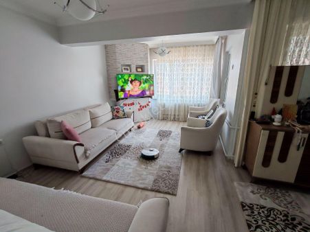 Barış Emlak'tan Karaağaç'ta Bakımlı 3+1 Daire.