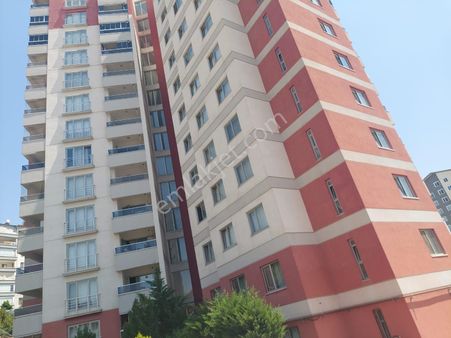 Fatih Sultan Mehmet Caddesinde Ebeveyn Banyolu 4+1 Satılık Daire