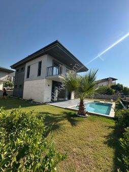 Tek Müstakil Özel Havuzlu 4+1 Villa