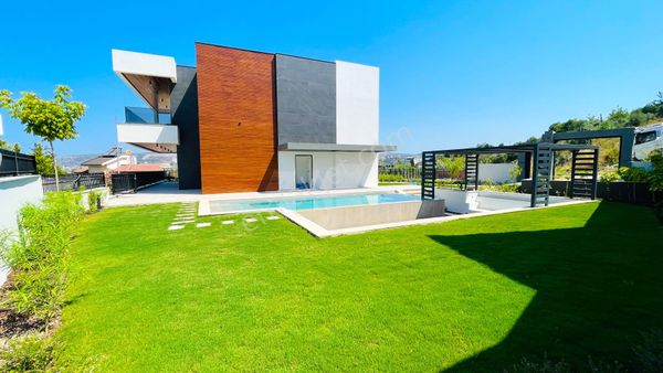 Bu Ev Çok Başka! Kuşadası Satılık Müstakil Villa