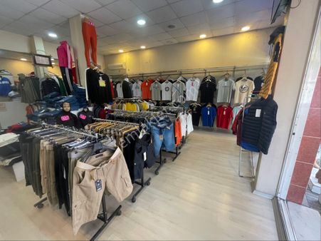 Karabağlar Bozyakada İster Devirli , İster Boş Satılık Dükkan