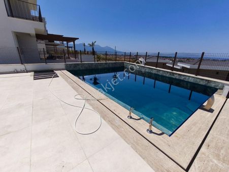 Soğucak 'ta Full Deniz Manzaralı,havuzlu 2+1 Satılık Dubleks