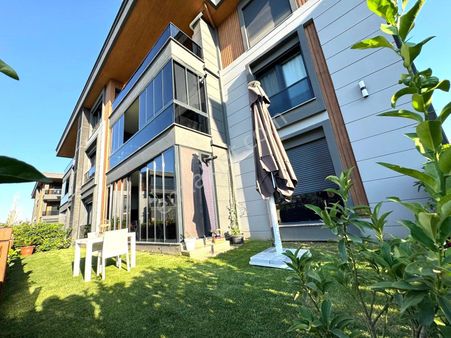 Edremit Cennetayağı'nın Lüks Sitesinde 3+1 Satılık Daire