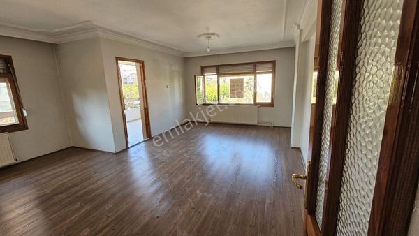 Yuvam Gayrimenkul'den Cumhuriyet Mah.f.hanım Okulu Karşısı Satılık 3+1 Daire