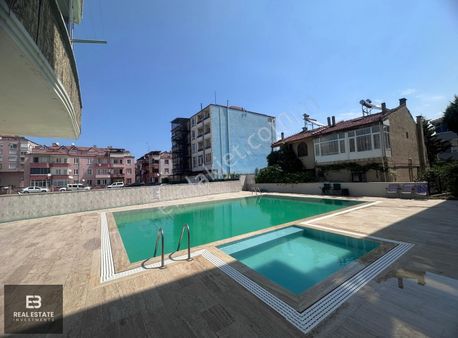 Sakarya Karasu'da 2+1 Havuzlu Site Bahçe Katı Satılık Daire