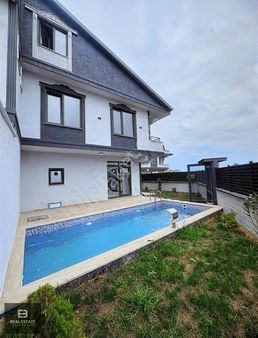 Sakarya Kocaali'de 4+1 Müstakil Havuzlu Lüks Tripleks Villa