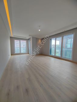 Beylikdüzü Kavakli Merkezde 3+1 Sifir Dublex Sitede Kiralik