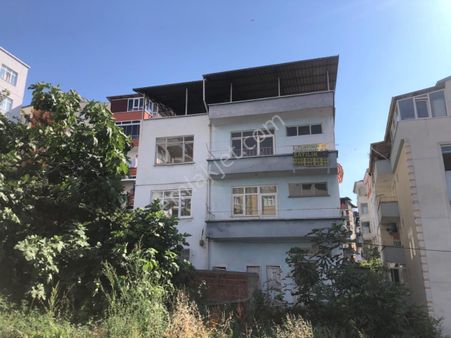 Hüseyin Ülkerden Canik Karşıyaka Da 3 Katlı Bina