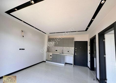 Kuşadası Marina Mevkiinde Bahçe Kullanımlı Yeni Binada 1+1 Satılık