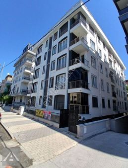 Metroya Yürüme Mesafesi,otoparklı,bahçeli, Moder 2+1 Giriş Daire