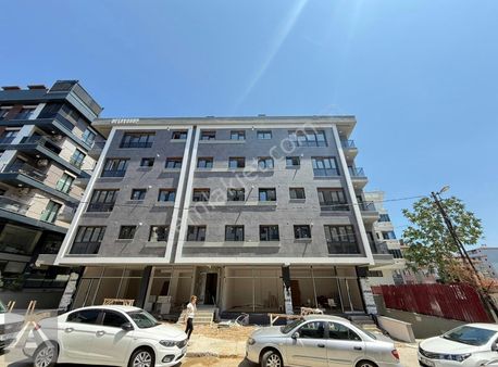 Maltepe Cevizlide Minibüse Çok Yakın Sıfır Binada Baklkonlu 3+1