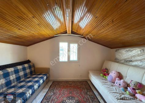 Bayraklıdede Şükrü Pat Sıtesınde Havuzlu 4+1 Yazlık