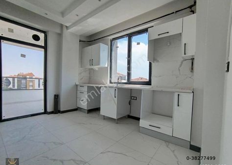 Poyraz Emlak'tan Emek Mahallesi Albayrak Caddesi Yakını 2+1 100 M² Satılık Daireler