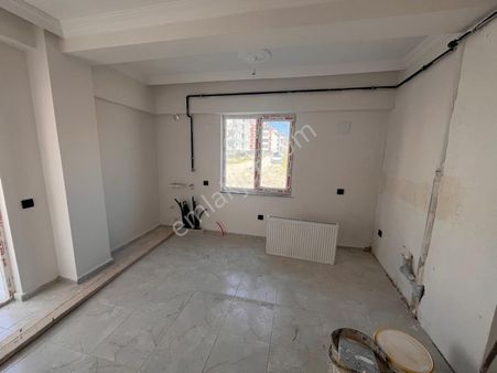 Gülabibey Mahallesi Ertuğrul Gazi İlkokulu Yanında Sıfır 2. Katta 2+1 Asansörlü Daire