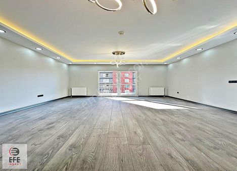 Efe'den Aile Sitesi İçinde Metrobüse 6 Dk Mesafede 2+1 Daire