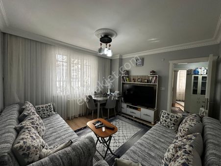 Gaziosmanpaşa Merkez'de Satılık Kullanışlı 2+1 Arakat Daire