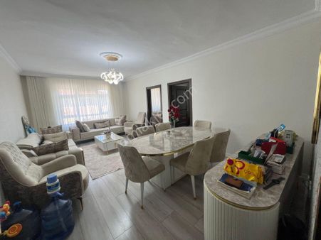 Bilgen Vatan'dan Atlılar Cadde Üzeri 1. Kat Arka Park Cepheli Megalüks Yapılı Masrafsız 3+1 Satılık