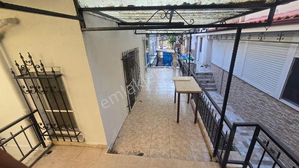 <<egeyıldız>> Acil Satılık Denize 5 0 M Merkezi Yerde Bahçeli Müstakil Tadında 2+1