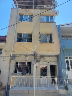 Satilik Mustakıl Ikı Katlı Bina Konak Ballıkuyu Mahallesinde