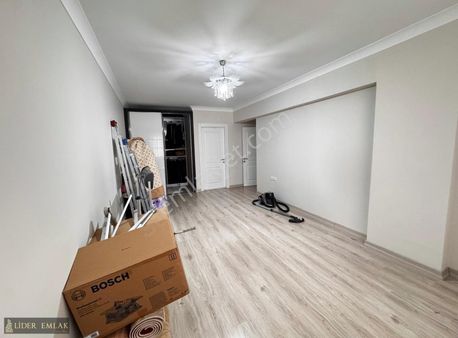 Lider Emlak'tan Güneşevlerde Teraslı 4+1 Satılık Daire