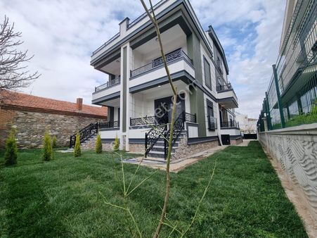 Irmaksudan Zeytinli De Kazdağı Manzaralı Satılık 4+1 Villa