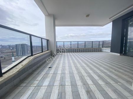 K'ören Ovacık'da Oturum Hazır Teras Balkonlu Site Dairesi