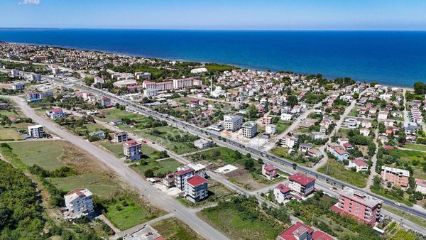 Anayola İlk Cadde 15.m Lik Yol Cephe 4 Kat Manzaralı