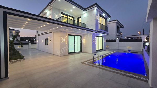 Didim Efelerde Satılık Müstakil 4+1 Havuzlu Villa