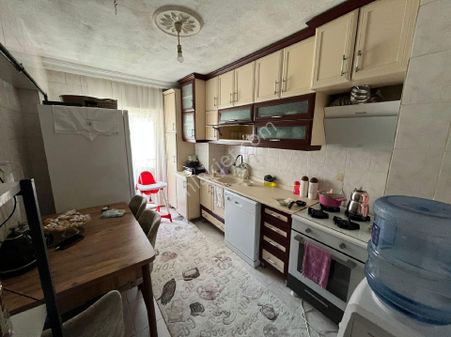 Karapürçek Muradiye Lisesi Yakını 3.kat 3+1 Ön Cephe Satılık Dairemiz