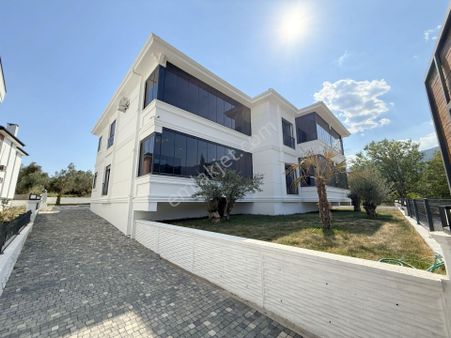 🟣🟣 Güçten Gürede Müstakil Tadında Bahçeli Ultra Lüx Sıfır Satılık 2+1 Daire