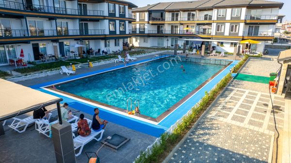 Kumbağ Havuzlu Sitede Denize Yakın Kiralık Lüks 2+1 Daireler