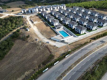 Kabaoğlu'da Zirve Konumda Villaların Hemen Yanı 666 M2 Arsa