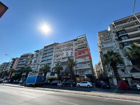 Karşıyaka Da, Harika Deniz Manzaralı Kiralık Yalı Dairesi