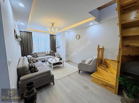 Taştepe'de Önü Açık 5+1 Satılık 165 M2 Göl Manzaralı Dubleks