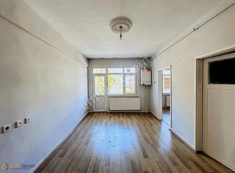 Kurtuluş Merkezi Konumda 3+1 Satılık Arakat Daire