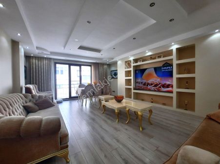 Gayrettepede Lüks Genç Binada 3+1 155 M2 2.kat Asansörlü Otoparklı Yangın Merdivenli Kombili Ferah