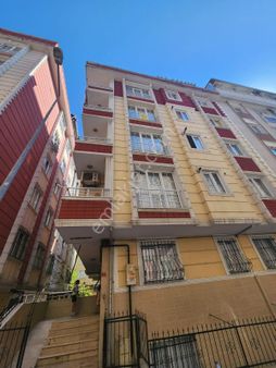 Siyavuşpaşa Çavuşpaşa Cad. Yakını 12 Yıllık Bina 2+1 80m2 3.kat