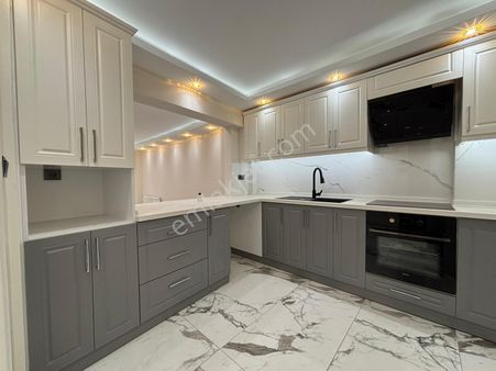 Mithatpaşa Cadde Üzerinde Ultra Lüks Satılık Asansörlü 3+1 Daire