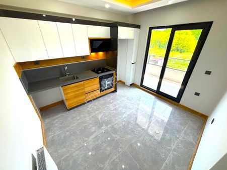 𝄞melodi'den Akçay'da Ebeveyn Banyolu Arakat Ön Cephe Ayrı Mutfaklı Deluxe 2+1 Daire