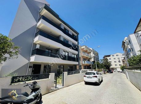 Ev-kur Emlaktan Kuşadası Davutlar'da Ara Kat Satılık 3+1 Daire