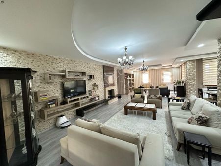 Dicle Vadi Satılık 5.5+1 Villa