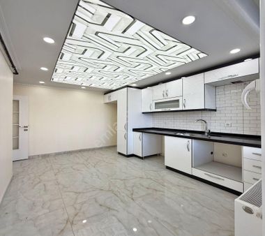 Bahçeşehir Bölge 3+1 Ebeveyn Banyolu Oturuma Hazır Satılık Daire