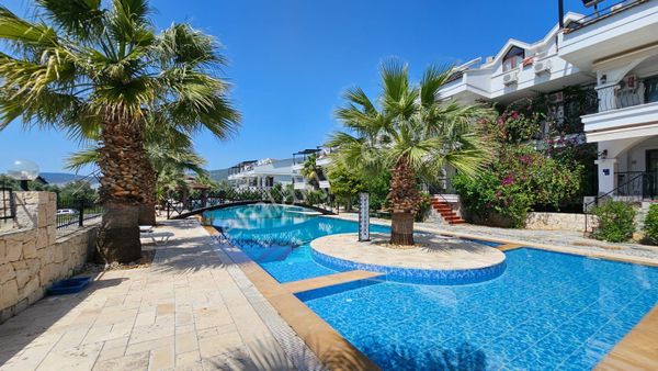 Didim Akbük'te Çok Elit Sitede Köşe Konum 3+1 Bahçekat Daire