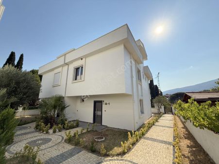 🟣🟣 Güç Gayrimenkul'den Güre'de Kazdağları Manzaralı Geniş Bahçeli Lüx Satılık 5+1 Villa