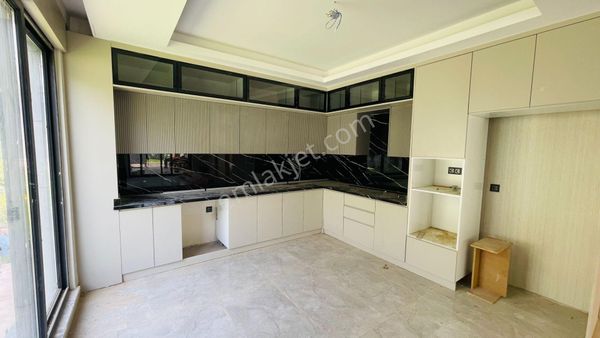 Körkün Mimarsinan'da Sıfır 5+2 Lüks Satılık Villa