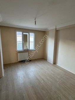 Anayola Yakın 4.kat 2+1 85metrekare