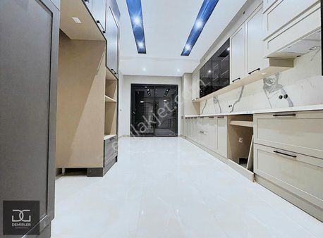 Demirler'den Servergazi'de Butik Sitede 175 M2 Fırsat 3+1