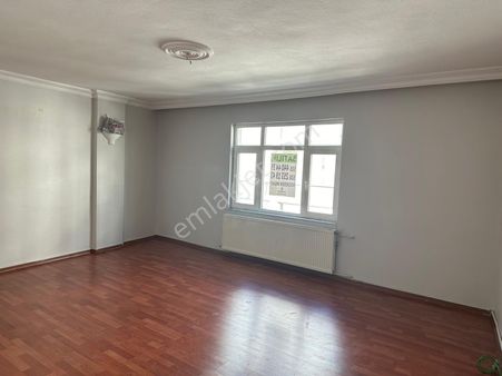 Sultangazi Sultançiftliği Mahallesi Satılık 3+1 Göbek Daire